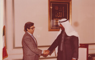 الأستاذ فؤاد مطر ووليّ عهد لكويت ورئيس مجلس الوزراء سعد العبدالله الأستاذ فؤاد مطر ووليّ عهد لكويت ورئيس مجلس الوزراء سعد العبدالله