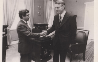 خلال زيارة إلى هلسنكي عام 1979 قابلت خلالها رئيس الحكومة مونو كونيستو الذي بات لاحقا رئيسا للجمهورية